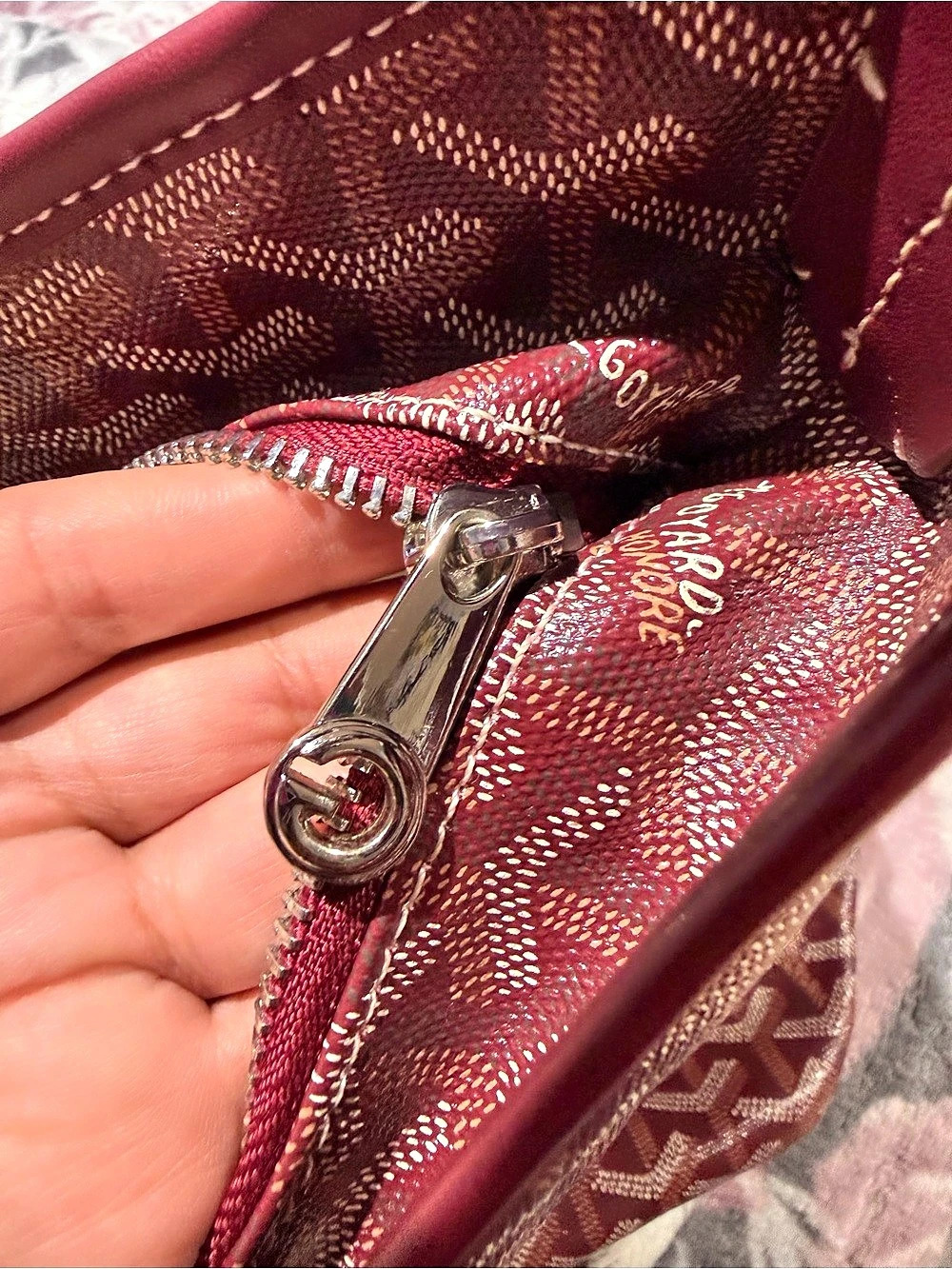 Goyard Bohemian Hobo Bag in Burgundy - Picture 5 of 11